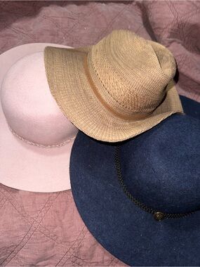 3 women’s hats